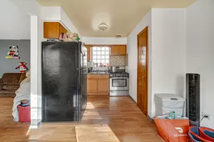 7915 S Dobson Ave, Chicago, IL 60619 - Photo 17