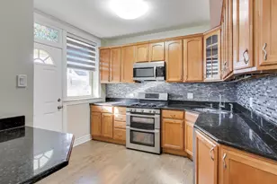 4411 W Wilson Ave, Chicago, IL 60630 - Photo 11