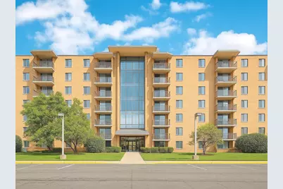 1727 W Crystal Lane #707B, Mount Prospect, IL 60056 - Photo 1