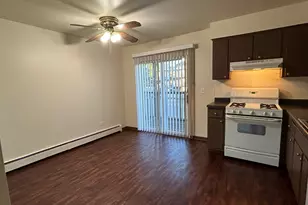 1300 Getzelman Dr, Elgin, IL 60123 - Photo 3