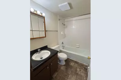 1300 Getzelman Drive #4, Elgin, IL 60123 - Photo 7