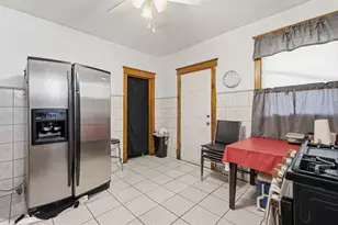 4016 W Crystal St, Chicago, IL 60651 - Photo 9