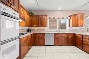 2762 Shetland Ln, Aurora, IL 60502 - Photo 9