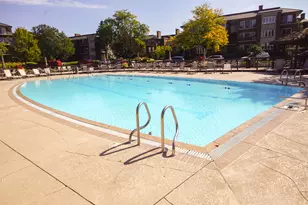 1 Oak Brook Club Dr, Oak Brook, IL 60523 - Photo 49