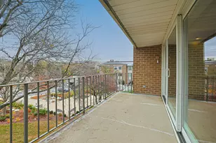 1 Oak Brook Club Dr, Oak Brook, IL 60523 - Photo 37