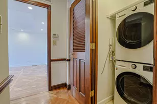 1 Oak Brook Club Dr, Oak Brook, IL 60523 - Photo 27