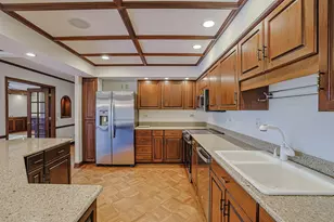 1 Oak Brook Club Dr, Oak Brook, IL 60523 - Photo 17