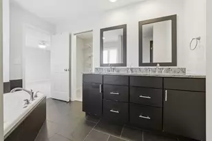 2822 Chesapeake Ln, Bloomington, IL 61704 - Photo 25