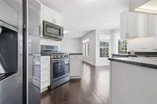 2822 Chesapeake Ln, Bloomington, IL 61704 - Photo 11