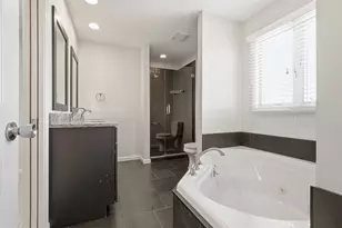 2822 Chesapeake Ln, Bloomington, IL 61704 - Photo 23