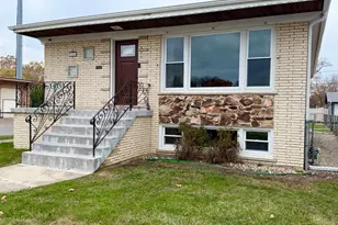 2656 W 98th Pl, Evergreen Park, IL 60805 - Photo 1