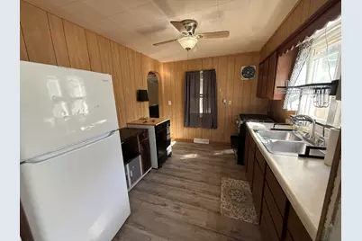 1104 Hemlock Avenue, Dixon, IL 61021 - Photo 11