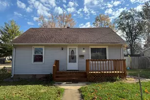 1104 Hemlock Ave, Dixon, IL 61021 - Photo 1