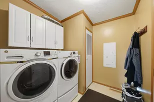 28902 Carriage Dr, Sterling, IL 61081 - Photo 27