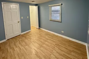 120 Vermont Ave, Aurora, IL 60505 - Photo 5