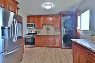 6658 Valley View Rd, Hanover Park, IL 60133 - Photo 5