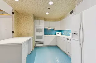 180 E Pearson St, Chicago, IL 60611 - Photo 13