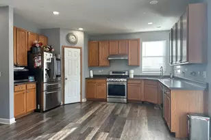 1313 Roth Dr, Joliet, IL 60431 - Photo 13