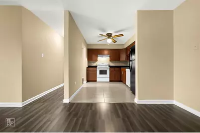 107 W Elk Trail #106, Carol Stream, IL 60188 - Photo 5