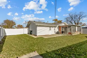 601 Hillcrest Blvd, Hoffman Estates, IL 60169 - Photo 23