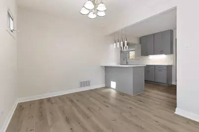 601 Hillcrest Boulevard, Hoffman Estates, IL 60169 - Photo 7