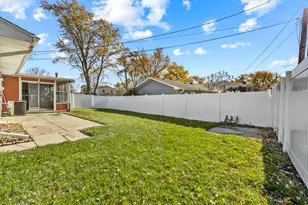 601 Hillcrest Blvd, Hoffman Estates, IL 60169 - Photo 21