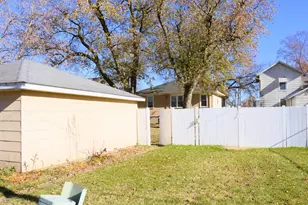 105 N Maple St, Grant Park, IL 60940 - Photo 13