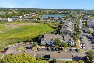 1303 Silverstone Dr, Carpentersville, IL 60110 - Photo 5