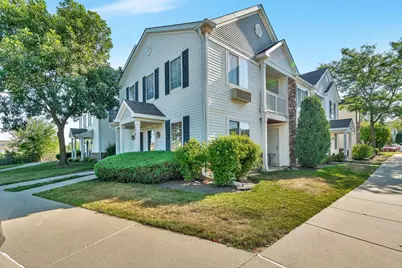 1303 Silverstone Drive #1303, Carpentersville, IL 60110 - Photo 3