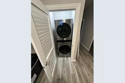 3141 N Central Park Avenue, Chicago, IL 60618 - Photo 3