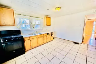 907 S Bloomington St, Streator, IL 61364 - Photo 11