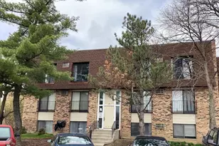 190 S Waters Edge Dr, Glendale Heights, IL 60139 - Photo 1