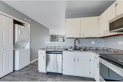 190 S Waters Edge Drive #302, Glendale Heights, IL 60139 - Photo 9