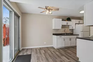 1850 Jamestown Cir, Hoffman Estates, IL 60195 - Photo 9