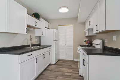 1850 Jamestown Circle, Hoffman Estates, IL 60195 - Photo 3