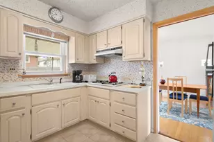 217 Finsbury Ln, La Grange Park, IL 60526 - Photo 7