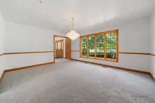 1728 Holly Ct, Long Grove, IL 60047 - Photo 7