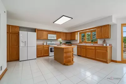 1728 Holly Court, Long Grove, IL 60047 - Photo 11