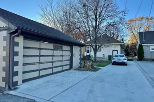 908 N Raynor Ave, Joliet, IL 60435 - Photo 13