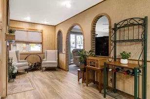 470 Oakwood Rd, Wauconda, IL 60084 - Photo 9