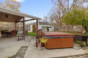 470 Oakwood Rd, Wauconda, IL 60084 - Photo 27