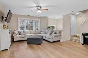 2667 Woodmere Dr, Darien, IL 60561 - Photo 7