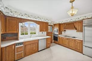 220 Maplewood Rd, Riverside, IL 60546 - Photo 15