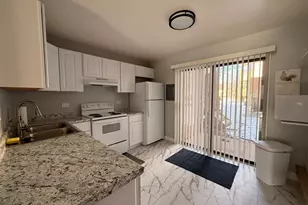 202 S Waters Edge Dr, Glendale Heights, IL 60139 - Photo 7