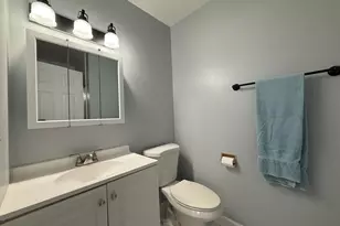 202 S Waters Edge Dr, Glendale Heights, IL 60139 - Photo 11