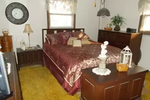 905 Winthrop Ct, Zion, IL 60099 - Photo 5