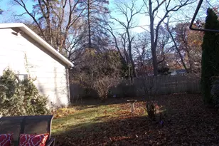 905 Winthrop Ct, Zion, IL 60099 - Photo 13