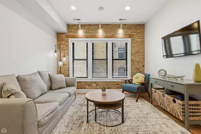 1360 W Estes Avenue #2N, Chicago, IL 60626 - Photo 3