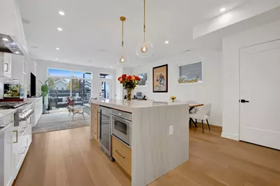 1533 W Barry Avenue #2, Chicago, IL 60657 - Photo 3