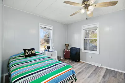 907 N Virginia Street, Watseka, IL 60970 - Photo 3